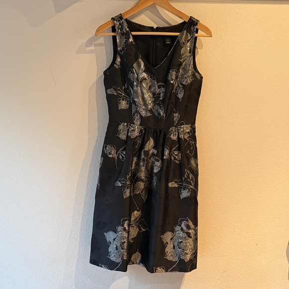 White House Black Market Jacquard Cocktail Floral Midi Dress, Pockets, Size 2 - Picture 2 of 12
